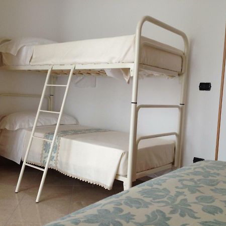 Aloe Beach Apartments, Ombrellone, Parcheggio E Uso Di Biciclette Gratis Rimini Eksteriør bilde