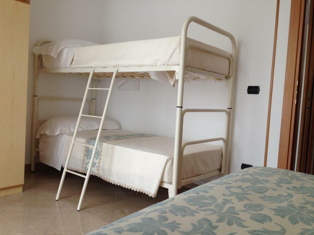 Aloe Beach Apartments, Ombrellone, Parcheggio E Uso Di Biciclette Gratis Rimini Eksteriør bilde